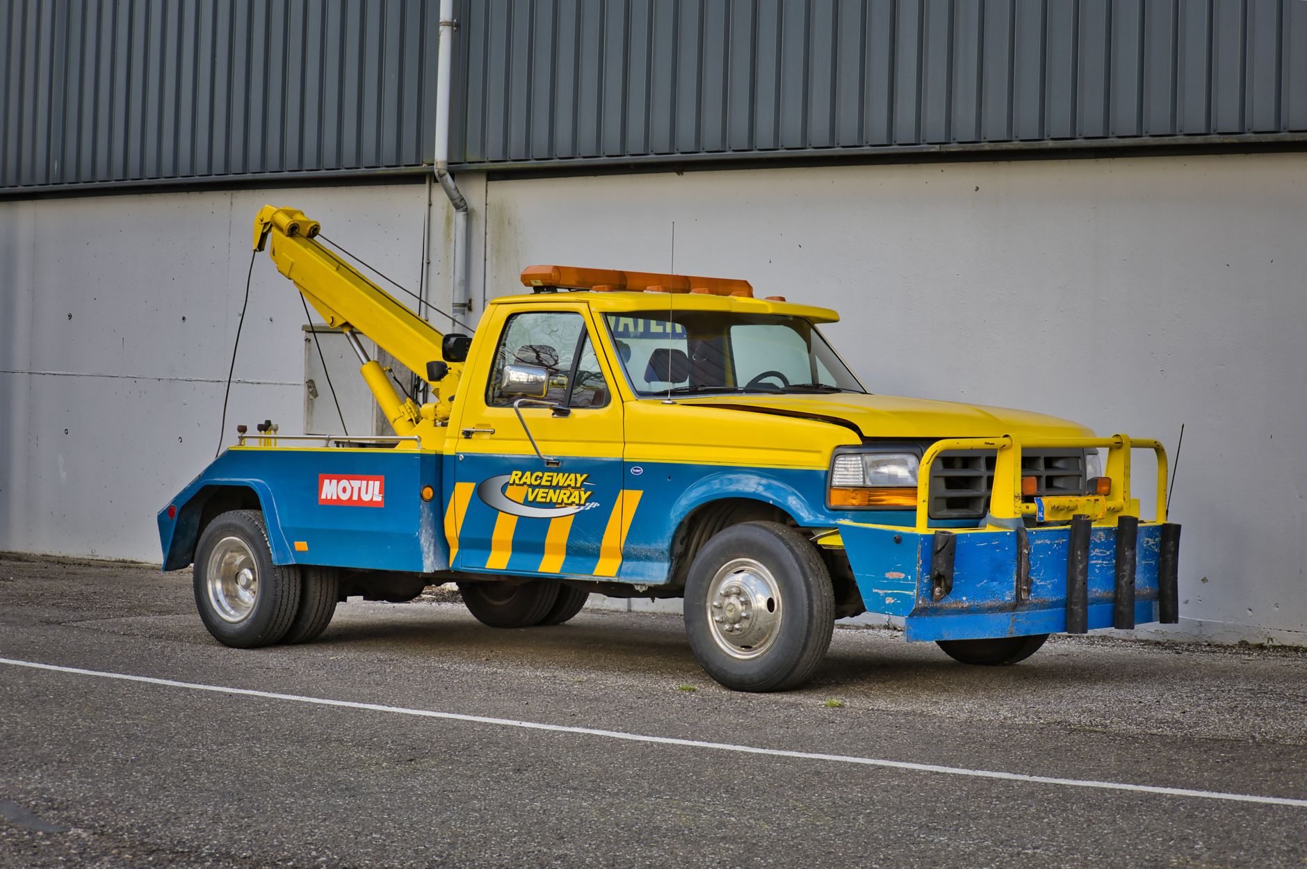 Remorquage Voiture équipe à Saintes